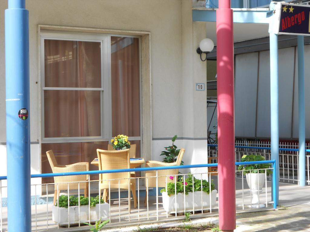 Hotel Villa Dei Platani 贝拉里亚-伊贾马里纳 外观 照片