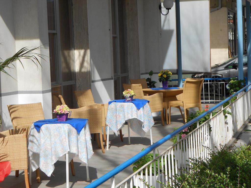 Hotel Villa Dei Platani 贝拉里亚-伊贾马里纳 外观 照片