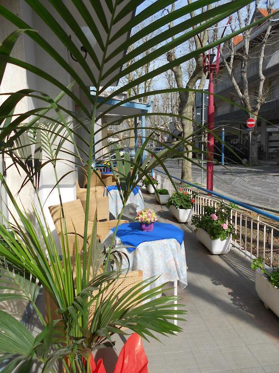 Hotel Villa Dei Platani 贝拉里亚-伊贾马里纳 外观 照片