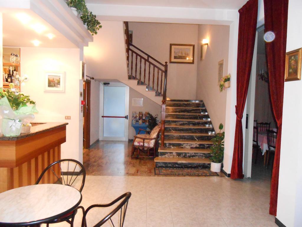 Hotel Villa Dei Platani 贝拉里亚-伊贾马里纳 外观 照片